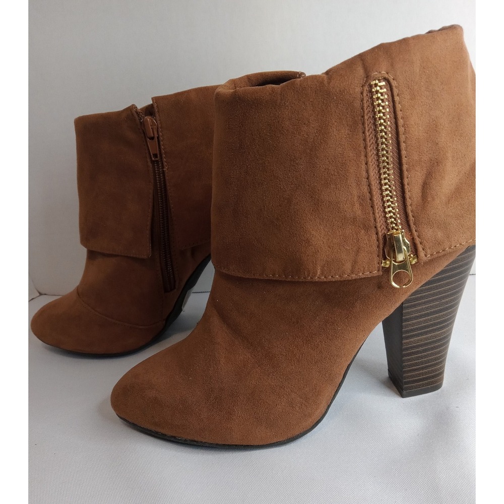 Qupid Size 8 Ankle Boots Brown Faux Suede Gold Zipper Fold Over Heel Booties